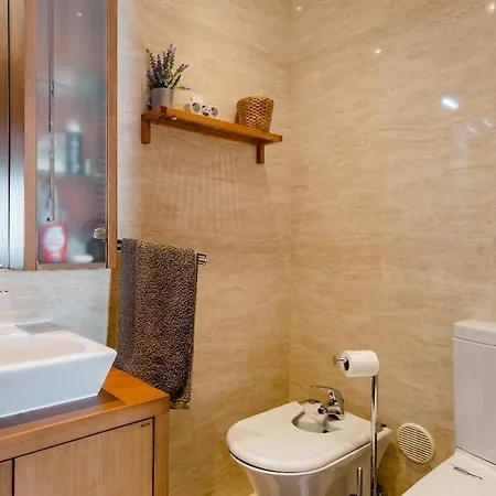 Apartamento Deluxe 3 Bedroom *